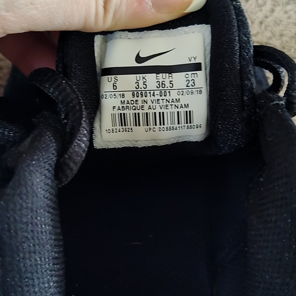 Nike Flex Sneakers - Picture 3 of 5